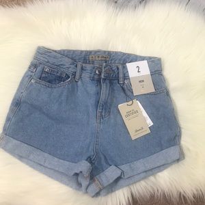 Mom Jeans Short